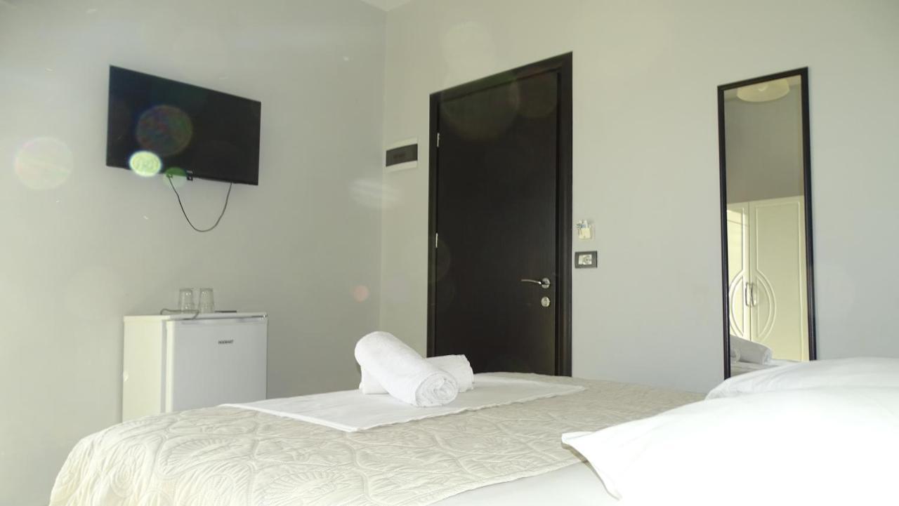 Hotel Ardiani Ksamil Bagian luar foto