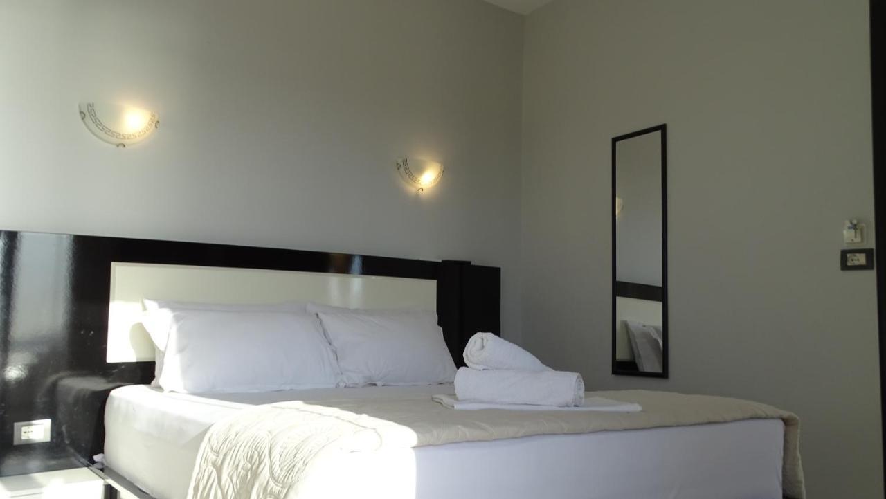 Hotel Ardiani Ksamil Bagian luar foto