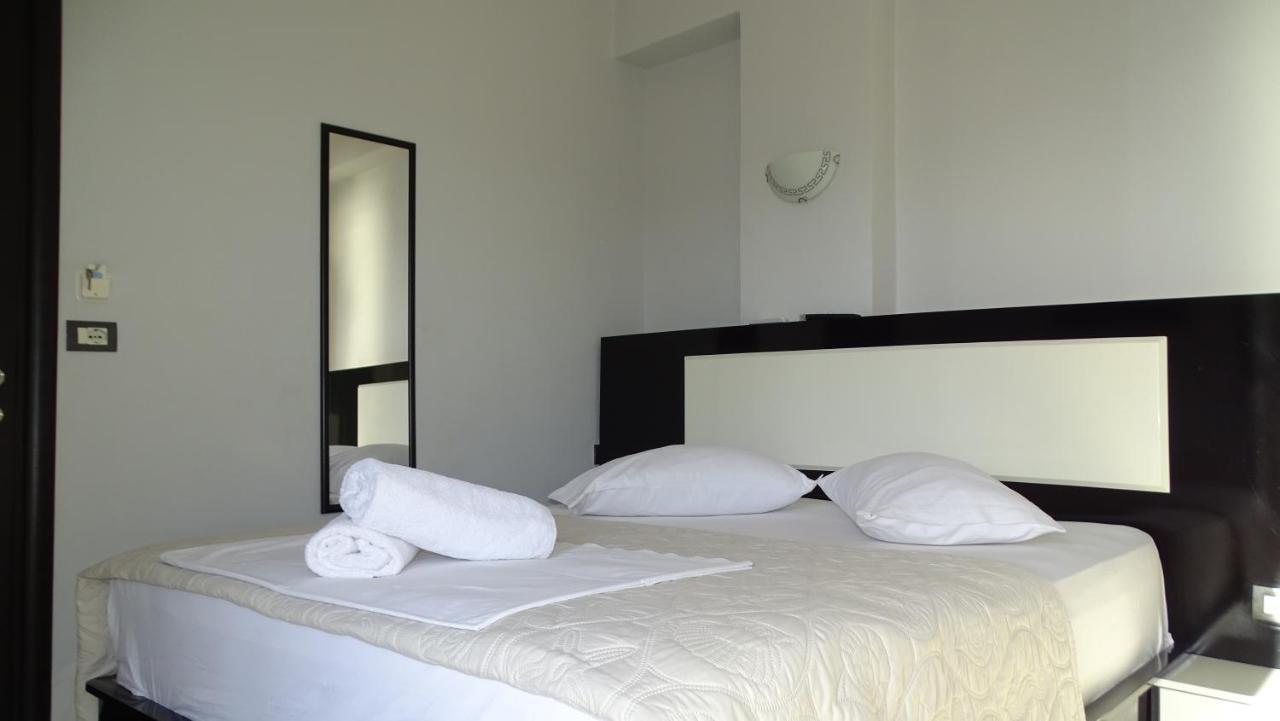 Hotel Ardiani Ksamil Bagian luar foto